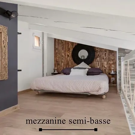 Lilas Climatise Avec Balcon ,parking & Piscine