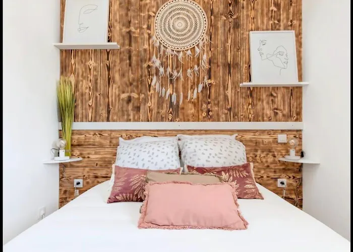 Lilas Climatise Avec Balcon ,parking & Piscine